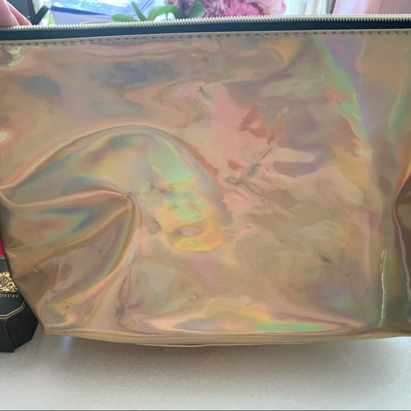 Juicy Couture Makeup Bag - Picture 3 of 3